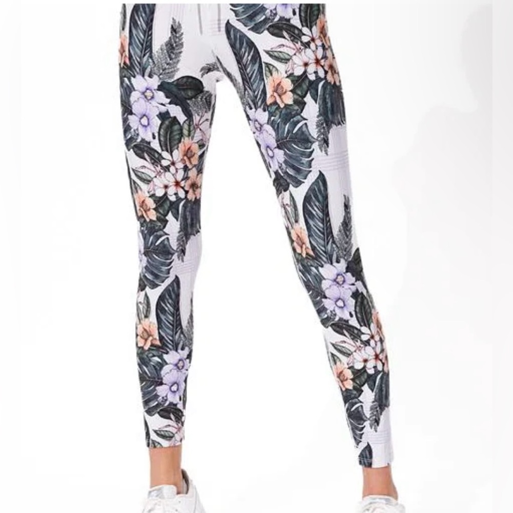 EleVen Women's Tropicana 25" Leggings NWT